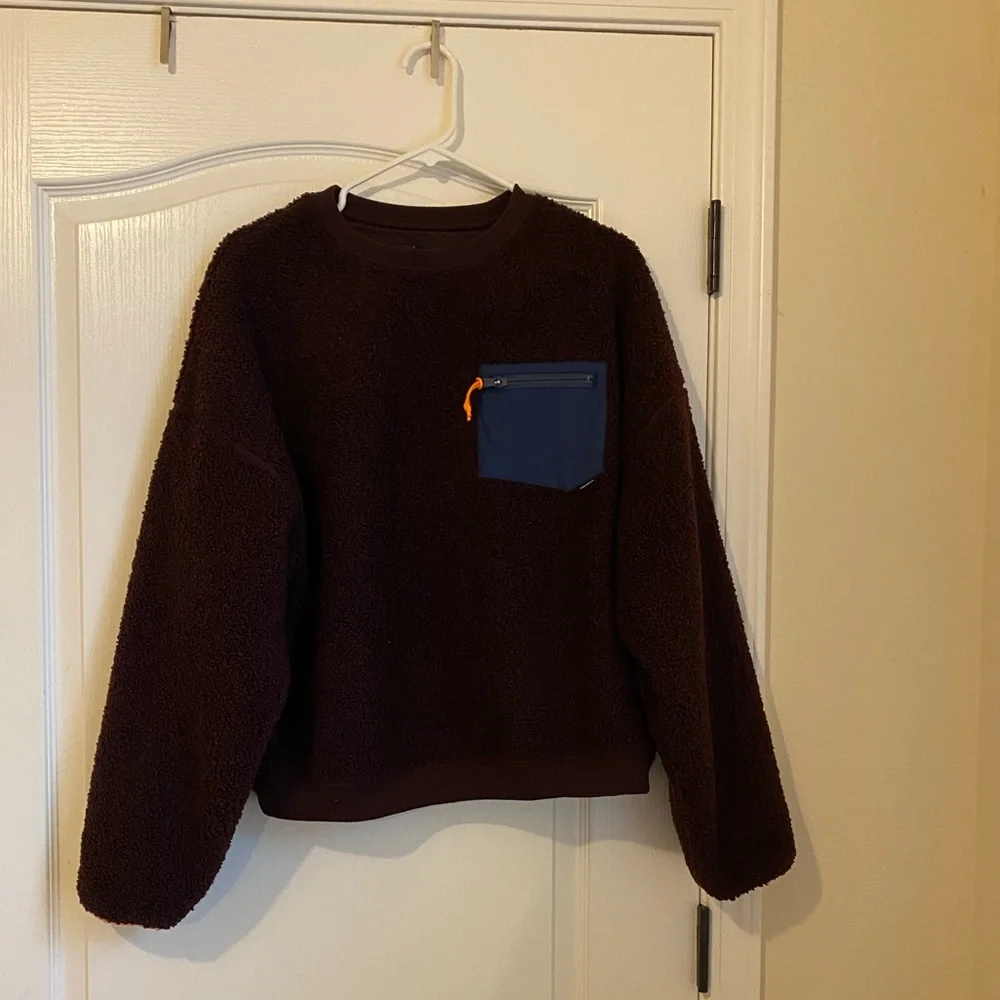Women’s Converse Burgundy Sweater size Medium